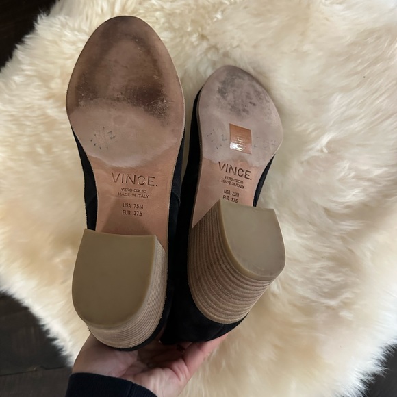 VINCE Size 7.5 black suede ankle bootie made in Italy chunky heel - Picture 4 of 5